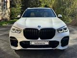 BMW X5 2021 года за 41 500 000 тг. в Астана – фото 2