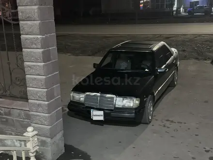 Mercedes-Benz E 200 1990 года за 1 400 000 тг. в Шу – фото 2