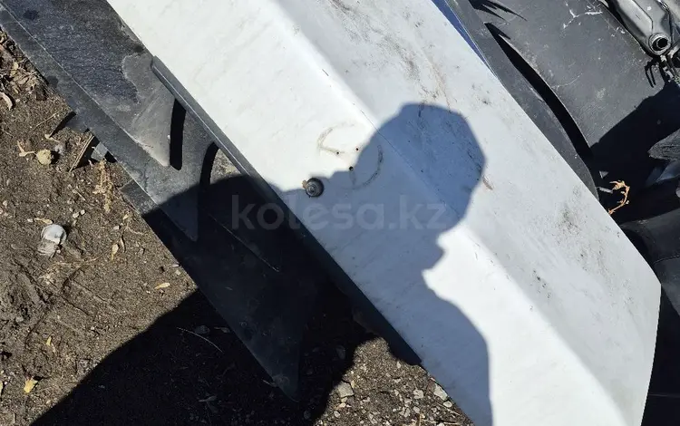 Крышка багажника за 15 000 тг. в Караганда