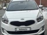 Kia Carens 2014 годаfor7 600 000 тг. в Алматы – фото 2