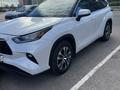Toyota Highlander 2022 года за 25 000 000 тг. в Астана