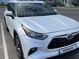 Toyota Highlander 2022 года за 25 000 000 тг. в Астана – фото 2