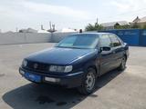 Volkswagen Passat 1994 года за 890 000 тг. в Шымкент