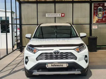 Toyota RAV4 2020 года за 19 000 000 тг. в Шымкент