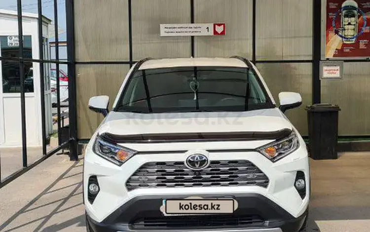 Toyota RAV4 2020 года за 19 000 000 тг. в Шымкент