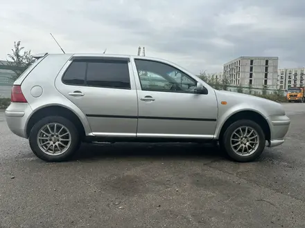 Volkswagen Golf 2000 года за 2 350 000 тг. в Алматы – фото 4