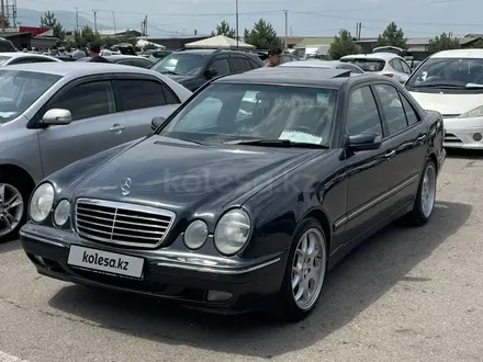 Mercedes-Benz E 320 1999 года за 4 200 000 тг. в Алматы