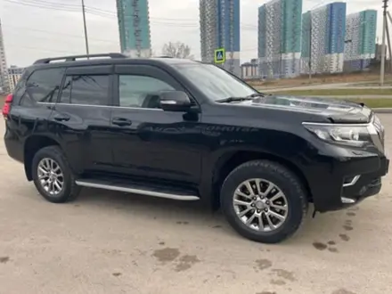 Toyota Land Cruiser Prado 2019 года за 33 000 000 тг. в Астана