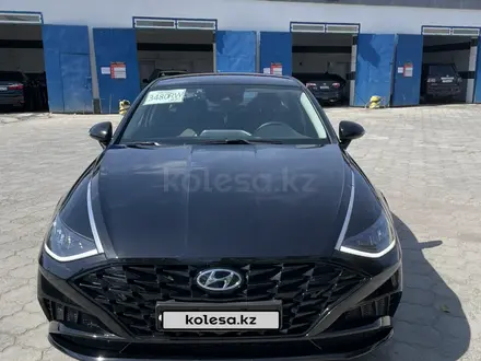 Hyundai Sonata 2020 года за 10 800 000 тг. в Актау – фото 2