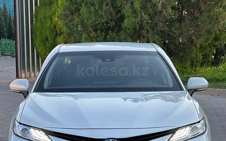 Toyota Camry 2021 года за 17 300 000 тг. в Шымкент