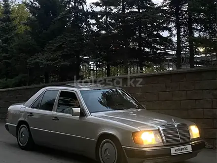 Mercedes-Benz E 300 1990 года за 2 500 000 тг. в Астана