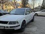 Volkswagen Passat 1998 года за 1 400 000 тг. в Алматы – фото 2