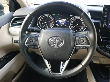Toyota Camry Luxe 2023 года за 15 790 000 тг. в Астана – фото 16
