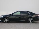 Toyota Camry Luxe 2023 года за 15 790 000 тг. в Астана – фото 2