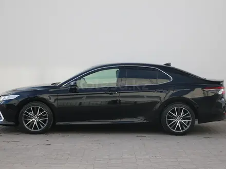 Toyota Camry Luxe 2023 года за 15 790 000 тг. в Астана – фото 2