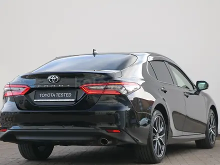 Toyota Camry Luxe 2023 года за 15 790 000 тг. в Астана – фото 5