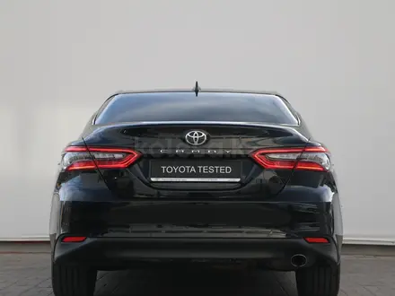 Toyota Camry Luxe 2023 года за 15 790 000 тг. в Астана – фото 4