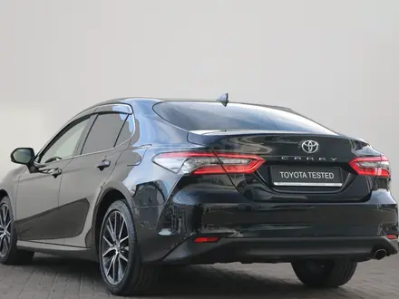 Toyota Camry Luxe 2023 года за 15 790 000 тг. в Астана – фото 3
