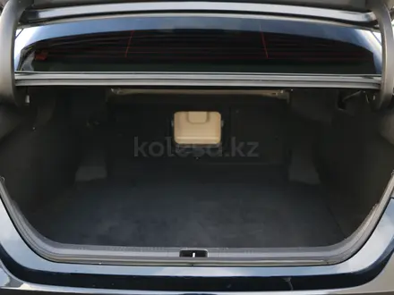 Toyota Camry Luxe 2023 года за 15 790 000 тг. в Астана – фото 17