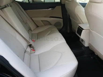 Toyota Camry Luxe 2023 года за 15 790 000 тг. в Астана – фото 11