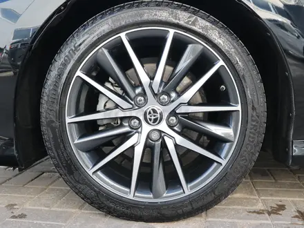 Toyota Camry Luxe 2023 года за 15 790 000 тг. в Астана – фото 19