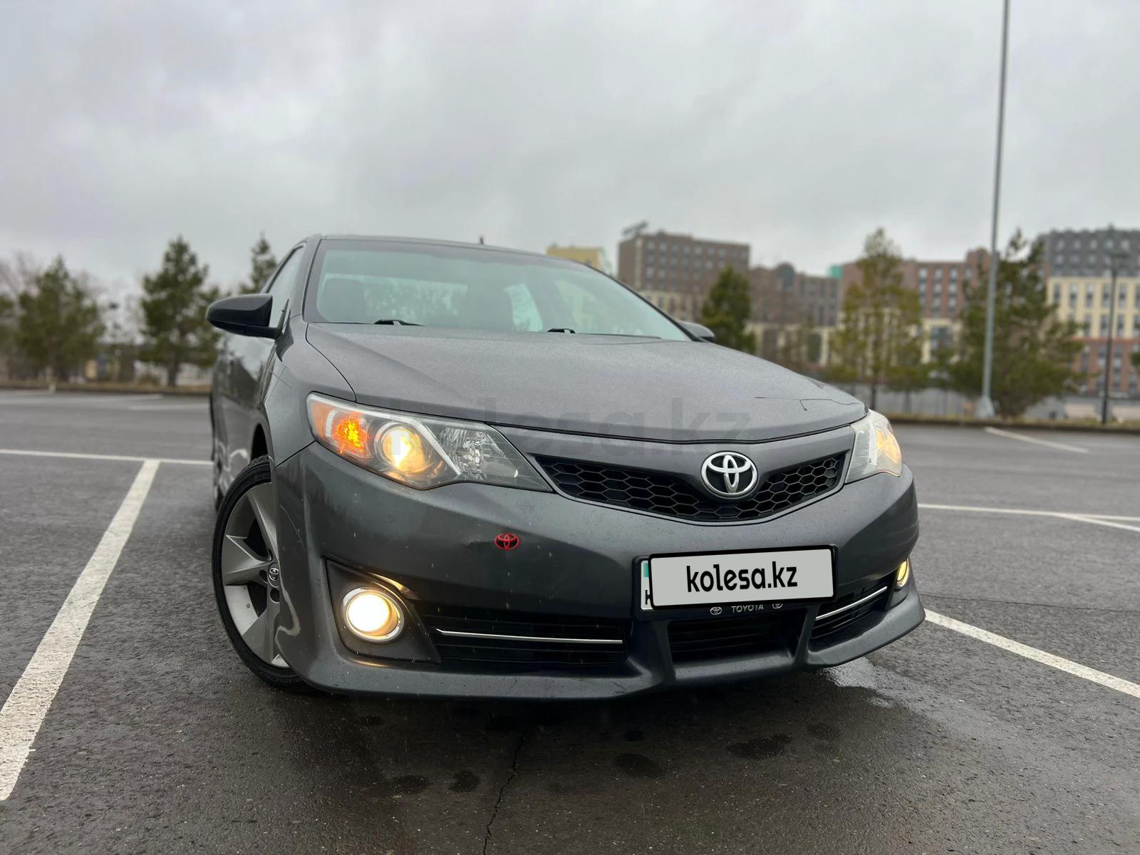 Toyota Camry 2014 г.