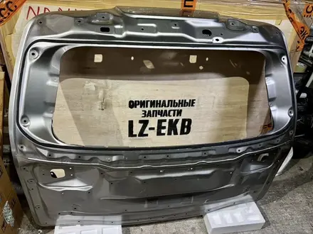 Крышка багажника на Lexus за 100 000 тг. в Алматы