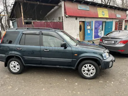 Honda CR-V 1997 года за 2 750 000 тг. в Есик – фото 3