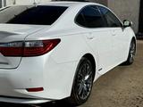 Lexus ES 300h 2014 годаfor9 000 000 тг. в Атырау – фото 4