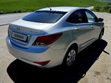 Hyundai Solaris 2015 годаүшін4 400 000 тг. в Алтай – фото 3