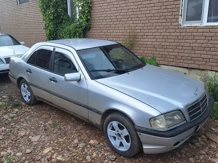 Mercedes-Benz C 200 1995 года за 1 400 000 тг. в Кокшетау