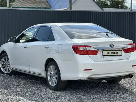 Toyota Camry 2012 года за 9 200 000 тг. в Актобе – фото 4