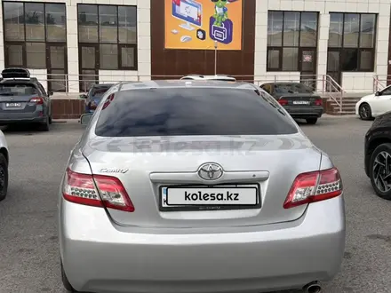 Toyota Camry 2011 года за 6 000 000 тг. в Жанаозен – фото 2