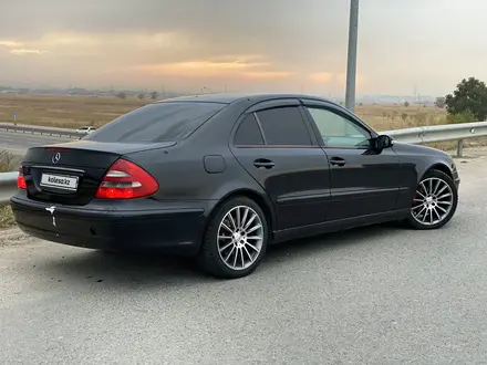 Mercedes-Benz E 200 2005 года за 7 000 000 тг. в Алматы – фото 17