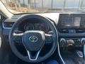 Toyota RAV4 2021 годаүшін16 200 000 тг. в Атырау – фото 9