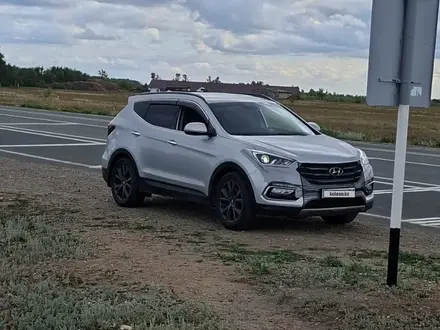 Hyundai Santa Fe 2017 годаүшін9 800 000 тг. в Астана – фото 4
