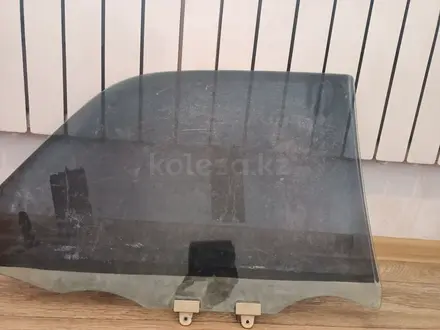 Стекло задней левой за 10 000 тг. в Астана