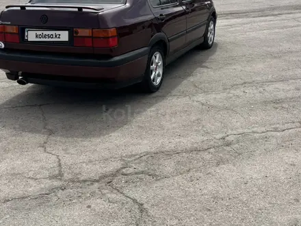Volkswagen Vento 1993 года за 1 600 000 тг. в Алматы – фото 2