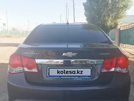 Chevrolet Cruze 2013 года за 4 200 000 тг. в Актобе – фото 2