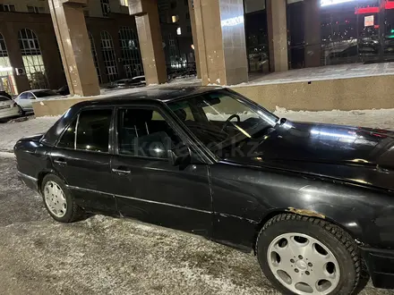 Mercedes-Benz E 220 1993 года за 950 000 тг. в Астана – фото 5