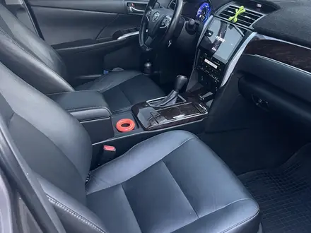 Toyota Camry 2016 года за 13 350 000 тг. в Жанаозен – фото 11