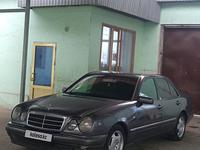 Mercedes-Benz E 320 1996 года за 2 150 000 тг. в Шымкент