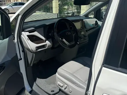 Toyota Sienna 2015 года за 9 900 000 тг. в Актау – фото 7