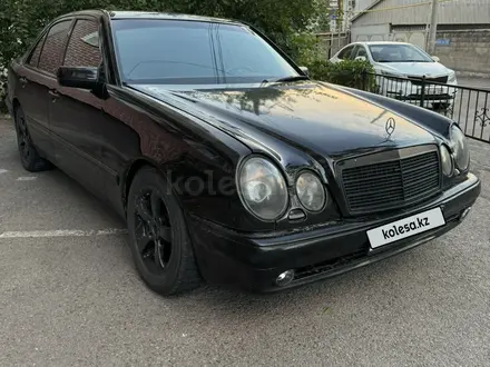 Mercedes-Benz E 280 1998 года за 3 400 000 тг. в Алматы – фото 2