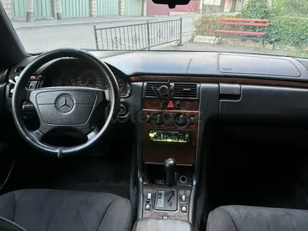 Mercedes-Benz E 280 1998 года за 3 400 000 тг. в Алматы – фото 12