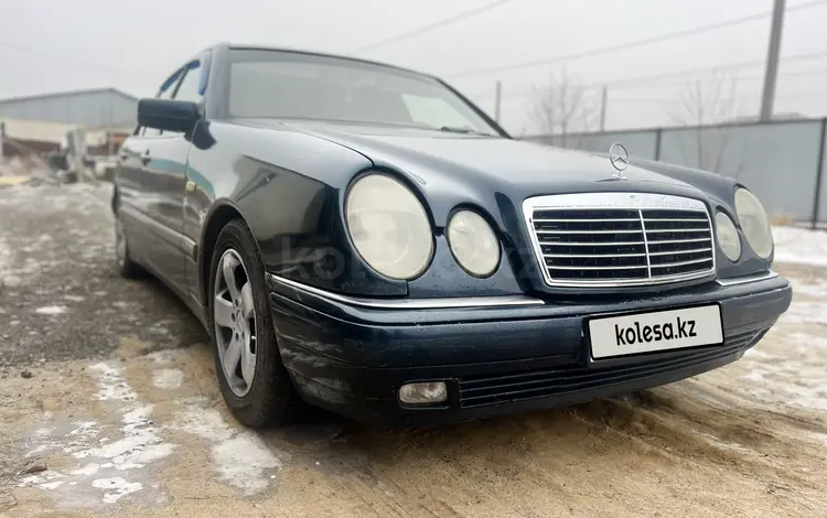 Mercedes-Benz E 320 1996 года за 3 300 000 тг. в Атырау