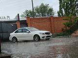 Mercedes-Benz C 200 2011 года за 3 300 000 тг. в Актобе – фото 2