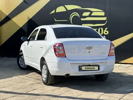 Chevrolet Cobalt 2022 года за 6 890 000 тг. в Атырау – фото 4