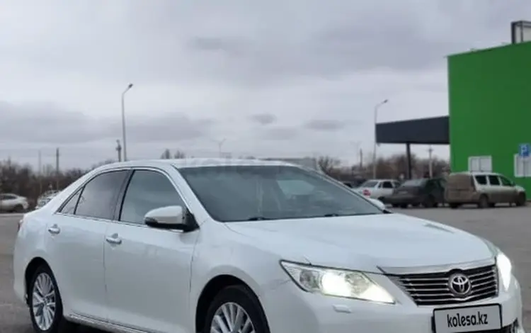 Toyota Camry 2014 годаүшін9 800 000 тг. в Актобе