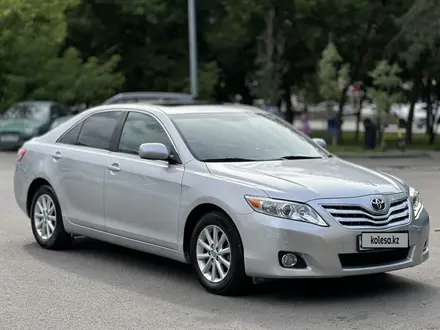 Toyota Camry 2011 года за 9 100 000 тг. в Алматы – фото 2